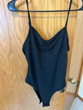 SHEIN Black Ruched V-Neck Spaghetti Strap Bodysuit